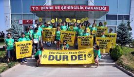 Çevre Örgütü Greenpeace, Mersin’de Kurulması Planlanan Akkuyu Nükleer Santrali’nin Çed Raporu’na İtiraz Etti. Greenpeace’nin İtiraz Dilekçesi, Çevre Ve Şehircilik Bakanlığı’na Sunuldu.