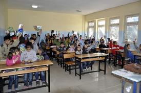 Şanlıurfa'nın Siverek İlçesinde, Siverek Kaymakamlığı Ve Siverek Yardımlaşma Derneği (siyar Der) İşbirliğiyle 250 Suriyeli Öğrenciye Eğitim İmkanı Sunulacak.