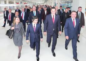 Şişecam Topluluğu, Sürdürülebilir Büyüme Hedefleri Doğrultusunda Romanya’da Hayata Geçirdiği Otomotiv Camları Yatırımının Açılışını Başbakan Victor Ponta’nın Katıldığı Bir Törenle Gerçekleştirdi.
