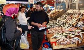 Son Günlerde Düşen Balık Fiyatları Vatandaşların Yüzünü Güldürdü.