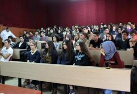 İstanbul Kemerburgaz Üniversitesi Tarafından Eskişehir Atatürk Lisesi Son Sınıf Öğrencilerine Üniversite Tercihi Konusunda Bilgilendirme Semineri Düzenlendi.
