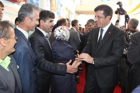 Ekonomi Bakanı Nihat Zeybekci, Ak Parti’nin Acıpayam İlçe Kongresine Katıldı.