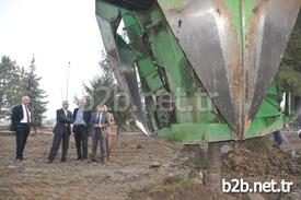 İnegöl Belediyesi, Organize Sanayi Bölgesinde (osb) Bir Fabrikanın Bahçesinde, Atıl Duruma Düşen Yaklaşık 50 Yetişkin Ağacı Değerlendirmek Amacıyla, Şehir İçinde Oluşturulan Koruluğa Taşıyarak, Dikimini Gerçekleştirdi.