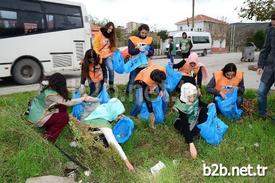 Belediye Başkanı Zekai Kafaoğlu Ve Ralli Şampiyonu Burcu Çetinkaya Ambalaj Atığı Topladı.