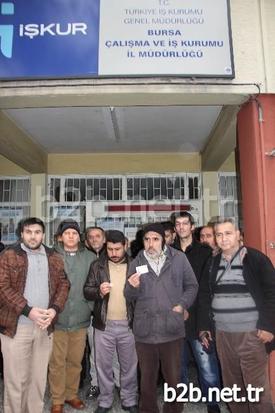 Bursa’da Engelli Bir Grup, Hammal Gibi Çalışmak İstemediklerini Belirterek, Kendilerine Göre İş Verilmesi İçin İş-kur Önünde Eylem Yaptı.