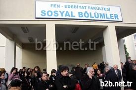 Uludağ Üniversitesi Fen Edebiyat Fakültesi Felsefe Tarihi Anabilim Dalı Başkanı Prof. Dr. Ahmet Cevizci, Akşam Saatlerinde Odasında Kalp Krizi Geçirerek Hayatını Kaybetti.