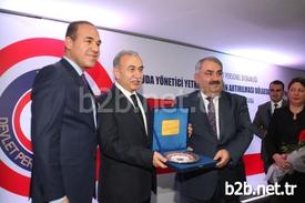 Adana Valisi Mustafa Büyük Ve Büyükşehir Başkanı Hüseyin Sözlü'ye Plaket Verildi.