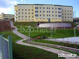 Yalova Üniversitesi Rektör Yardımcısı Prof. Dr. Recep Hayri Eren Termal'de Bulunan Rehabilitasyon Merkezi'nin Bir Bloğu İle Tigem Arazisi Üzerinde Yer Alan Hukuk Fakültesinin 2 Amfisini  Şubat Ayı İçerisinde Devreye Sokacaklarını Söyledi.