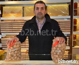 Şebinkarahisar’da Ceviz Ticareti Yapan Atilla Tiryakioğlu, Ceviz Rekoltesinin Beklenen Seviyede Olmamasından Dolayı Müşteri Bulamadığından Yakındı.