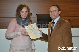 Balıkesir Sanayi Odası Ve Türkiye Standartları Enstitüsü ( Tse ) İşbirliğinde Düzenlenen “kalite Eğitimleri Ve Kalite Zirvesi “ Konulu Eğitimi Tamamlayan Katılımcılar Sertifikaları Düzenlenen Törenle Verildi. Kalitesiz Bir Ülkenin Gelişmesinin Mümkün Olmadığını Belirten Bursa Tse Koordinatörü Mustafa Karaman \