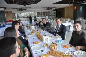 Samsun İl Milli Eğitim Müdürü Aytekin Girgin, Kendisini Ve Samsun İl Milli Eğitim Müdürlüğünün Resmi Twitter Hesabını Takip Eden Ve Etkileşimde Bulunan Öğrencileriyle Yemekte Buluştu.