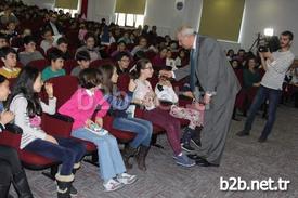 Günümüz Çocuk Edebiyatının Önde Gelen İsimlerinden Biri Olan Ve Sayısız Ödüle Layık Görülen İhlas Koleji Öğretmeni Eğitimci-yazar Bestami Yazgan, Nevşehir’de Düzenlenen Söyleşi Ve İmza Gününde Öğrencilerle Buluştu.