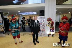 Bursa’nın Büyük Bir ‘şehir Markası’ Olmasını Hedefleyen Bursa Valiliği Emıtt Fuarı’na Çıkarma Yaptı. Bursa Büyükşehir Belediyesi, İlçe Belediyeleri, Stk’lar Ve Bursalı Turizm Yatırımcıları İle Birlikte Fuara Katılan Valilik, 330 Metrekarelik Dev Bir Stantla Bursa’yı Türk Ve Dünya Turizmcilerine Tanıtmayı Hedefliyor.