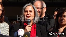 Diyarbakır’da Kürtçe Eğitim Veren Dibistana Seretayi A Ferzad Kemangar-ferzad Kemanger İlkokulu’nda İlk Karne Heyecanı Yaşandı. Törenle Kürtçe Karnelerini Alan Öğrencilerin Sevinçleri Gözlerinden Okundu. Törende Konuşan Büyükşehir Belediyesi Eş Başkanı Gültan Kışanak, Kendilerinin Asimilasyon Kuşağının Yaşlanmış Temsilcileri Olduğunu Belirterek, Bu Politikaların Artık Boşa Çıkarıldığını İfade Etti.