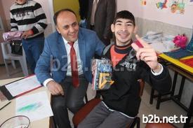 Konya'nın Beyşehir İlçesinde Eğitim Gören Özel Öğrenciler, İlçe Protokolünden Karnelerini Ve Hediyelerini Aldı.