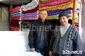 Afyonkarahisar’da Soğuk Geçen Kış Mevsiminde Yorgancı Esnafı, Havaların Sert Geçmesine Rağmen Satışların İstenilen Düzeyde Olmadığından Dert Yakındılar.