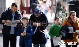 Okul Öncesi Eğitim Kurumları İle İlk Ve Orta Dereceli Okullarda Okuyan Yaklaşık 18 Milyon Öğrenci, Bugün Karnesini Aldı. Öğrenci Ve Velilerin Karne Heyecanı Objektiflere Yansıdı.
