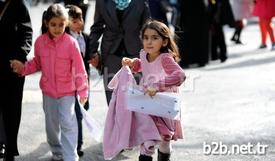 Okul Öncesi Eğitim Kurumları İle İlk Ve Orta Dereceli Okullarda Okuyan Yaklaşık 18 Milyon Öğrenci, Bugün Karnesini Aldı. Öğrenci Ve Velilerin Karne Heyecanı Objektiflere Yansıdı.