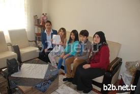 Yaşıtları Karnelerini Bu Gün Okullarında Alırken İlköğretim 4. Sınıf Öğrencisi Aşkın Ilgın İzci İse Karnesini Evde Kendisine Eğitim Veren Emine Ünsalan’ın Elinden Aldı.