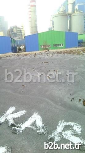 Afşin-elbistan A Ve B Termik Santrallerinden Çevreye Yayılan Kirlilik, Yağan Karı Siyaha Çevirdi.