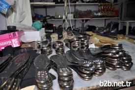 Balıkesir'de El Emeği Üretim Yapan Ayakkabı İmalatçıları, Çin'den Gelen Ucuz Ayakkabılar Ve Seri Üretim Karşısında Ayakta Durma Savaşı Veriyor.