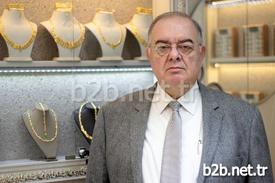 Adana Kuyumcular Odası Başkanı Oğuz Başman, Altın Fiyatlarındaki Yükselişin Ardından Vatandaşların Yastık Altındaki Birikimlerini Paraya Çevirmek İçin Kuyumculara Akın Ettiğini Belirterek, “bir Yere Kadar Altın Alıyoruz Ve Ondan Sonra Maalesef Nakit Sıkıntımızdan Her Müşterimize Cevap Veremiyoruz” Dedi.