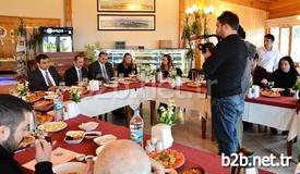 Avrasya Yerel Yönetimler Birliği Genel Başkanı Hasan Cengiz, Çomü Rektörü Prof. Dr. Sedat Laçiner Ve Çomü Tv Genel Yayın Yönetmeni Murat Bulut, Çomü Terzioğlu Yerleşkesi Yamaç Kafe’de Bir Basın Toplantısı Düzenledi.