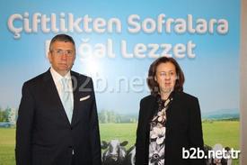 Sütaş Genel Müdür Yardımcısı Tarık Tezel Ve Eşi