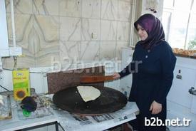 Afyonkarahisar’da Bir Kadın Girişimci Açtığı Ve Yöresel Hamurişlerinin Yapıldığı Dükkan İle Kadınların İstedikleri Zaman Her Şeyi Başarabileceklerini Gösterdi.