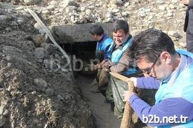 Balıkların Çıkardıkları Sesi Bir Vatandaşın Duyarak Belediyeye Haber Vermesi Üzerine Görevliler Akşama Kadar Binlerce Balığı Kurtararak Göle Saldı.