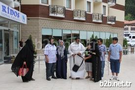 Uluslararası Turizm Pazarında Son Derece Önemli Bir Konuma Sahip Olan Arap Dünyası, Türkiye Uluslararası Toplam Turizm Talebinin Önemli Bir Parçası Olmuştur. Türkiye, Arap Dünyası İle Olan Kültürel, Tarihi Ve Coğrafi Yakınlığı Yanında Turizm Potansiyeli, Dinamik Ekonomisi, Kentli Nüfus Olgusu, Küçük Ve Orta Büyüklükteki İşletmelerin Yaygınlığından Dolayı Bölgedeki Diğer Ülkelere Göre Daha Avantajlı Konumda Olduğu Belirtildi