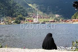 Uluslararası Turizm Pazarında Son Derece Önemli Bir Konuma Sahip Olan Arap Dünyası, Türkiye Uluslararası Toplam Turizm Talebinin Önemli Bir Parçası Olmuştur. Türkiye, Arap Dünyası İle Olan Kültürel, Tarihi Ve Coğrafi Yakınlığı Yanında Turizm Potansiyeli, Dinamik Ekonomisi, Kentli Nüfus Olgusu, Küçük Ve Orta Büyüklükteki İşletmelerin Yaygınlığından Dolayı Bölgedeki Diğer Ülkelere Göre Daha Avantajlı Konumda Olduğu Belirtildi