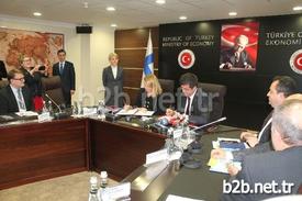 Ekonomi Bakanı Nihat Zeybekci, Finlandiya Avrupa İşleri Ve Ticaret Bakanı Lenita Toivakka Ve Beraberindeki Heyetle Ekonomi Bakanlığı’nda Bir Araya Geldi. Türkiye Ve Finlandiya’dan Çok Sayıda İş Adamının Da Katıldığı Görüşmede İki Ülke Arasında Ekonomik Ve Ticaret Ortak Komisyonu’nun (jetco) Kuruluşunu İçeren Jetco Anlaşması Da İmzalandı.