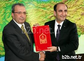 Bursa’nın Yıldırım İlçesinde Düzenlenen Kapmaya İle Okuma Yazma Bilmeyen 17 Bin Vatandaş Okuma Yazma Öğrenecek.