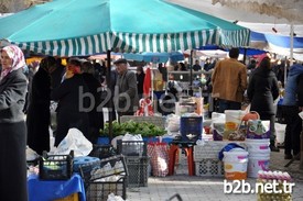 Orhaneli’de Bu Yıl Etkili Olan Kar, Hem Çiftçiyi Hem De Pazarı Etkiledi. Fiyatların Tavan Yaptığı Pazarda Köylü Pazarı Da Kurulamadı.