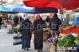 Orhaneli’de Bu Yıl Etkili Olan Kar, Hem Çiftçiyi Hem De Pazarı Etkiledi. Fiyatların Tavan Yaptığı Pazarda Köylü Pazarı Da Kurulamadı.