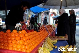 Orhaneli’de Bu Yıl Etkili Olan Kar, Hem Çiftçiyi Hem De Pazarı Etkiledi. Fiyatların Tavan Yaptığı Pazarda Köylü Pazarı Da Kurulamadı.