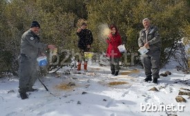 Mersin’in Mut İlçesinde, Orman Ve Su İşleri Bakanlığı, Vıı. Bölge Müdürlüğü Ve Mersin Mut Şube Müdürlüğünce Yabani Hayvanlar İçin Doğaya Yem Bıraktı.