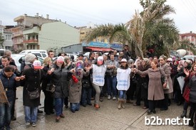 İşten Çıkarılan 40 İşçi Göbek Atarak Eylem Yaptı.