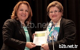 Konuşmaların Ardından Ytü İletişim Koordinatörü Doç. Dr. Zehra Yumurtacı, Katılımcılara Tema Vakfı Tarafından İsimlerine Dikilen Fidanların Sertifikalarını Verdi.