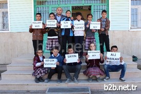 Yolların Yapılmasından Sonra Çok Mutlu Olduklarını Belirten Öğrenciler, Silopi Kaymakamı Ali Arıkan’a İlgisinden Dolayı Teşekkür Ederek, Kaymakam Arıkan’ı Okullarına Davet Etti.