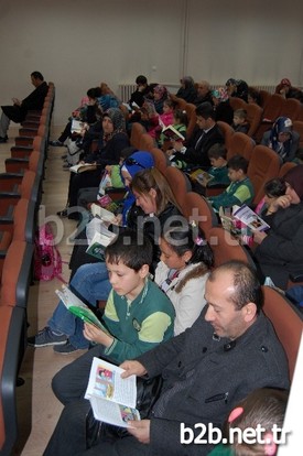 Çankırı'da Öğrenciler ‘çocuğumla Okuyorum’ Projesi Kapsamında Haftada Bir Gün Aileleriyle Birlikte Kitap Okuyor.