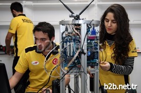 İzmir’de, Gediz Üniversitesi Robotik Kulübü (roboged), İki Robot Birden Yapıyor. Papatya Ve Lale İsimli İnsansı Robotlar, Türkçe Konuşuyor, Konuşulanları Anlayıp Cevap Veriyor, Çevresini Algılıyor.