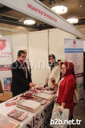 Konya’da Üniversiteye Hazırlanan Öğrencilerin Bir Araya Geldiği 10. Educaturk Tanıtım Ve Eğitim Günleri Başladı. Bu Kapsamda Nişantaşı Üniversitesi Yetkilileri, Üniversite Hayali Kuran Öğrencilere Bilgi Verdi.