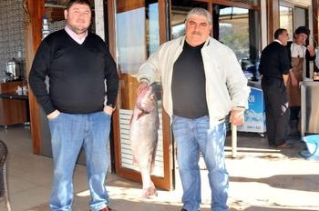 Yalovalı Balıkçılar Tarafından Marmara Denizi'nde 11.5 Kilogramlık Minekop Balığı Yakalandı.