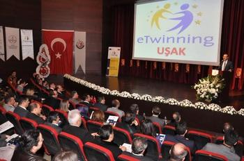 Avrupa’da Okullar İçin Oluşturulmuş Ve Türkiye’nin De 2009 Yılında Dahil Olduğu Etwinning Avrupa Okul Ortaklıkları Bölgesel Proje Hazırlama Çalıştayı Uşak’ta Yapıldı.
