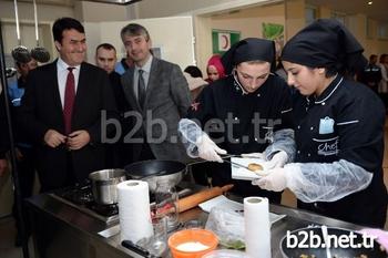 Osmangazi Belediyesi’nin, Öğrencilere Çevre Bilinci Kazandırmak İçin Düzenlediği ‘okullar Arası Bitkisel Atık Yağ Toplama Yarışması’, Düzenlenen Tatlı Yarışması İle Başladı.