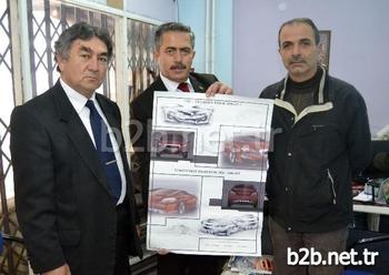 Yıllardır Yerli Otomobil Üretimi İçin Uğraş Veren Eyüp Kutay (ortadaki), Ömer Münezzer (sağdaki) Ve İzzet Ulutaş (soldaki), Çalışmalarını Kayseri Ve İstanbul'da Sürdürürken, Sponsor Arayışında Olduklarını Söyledi.