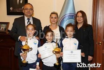 Gazi Üniversitesi Vakfı Özel Okulları Gençlik Ve Spor Kulübü Ritmik Jimnastik Takımı Katıldığı Türkiye Şampiyonasından Kupalarla Döndü.
