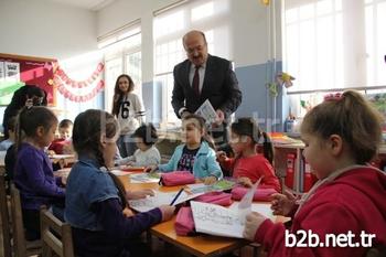 ‘her Çocuğa Bir Kitap’ Kampanyası Kapsamında Bartın’da İlkokulların Anasınıfı Ve 1. Sınıf Öğrencilerine Hikaye Ve Boyama Kitabı Dağıtılmaya Başlandı.